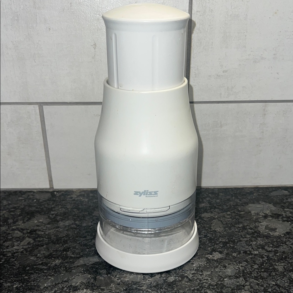 White Zyliss Food Chopper